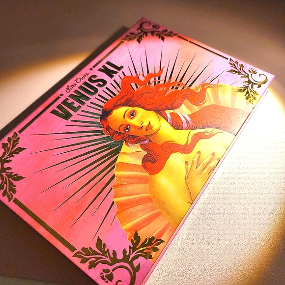 Lime Crime Venus XL eyeshadow palette - Picture 2 of 3